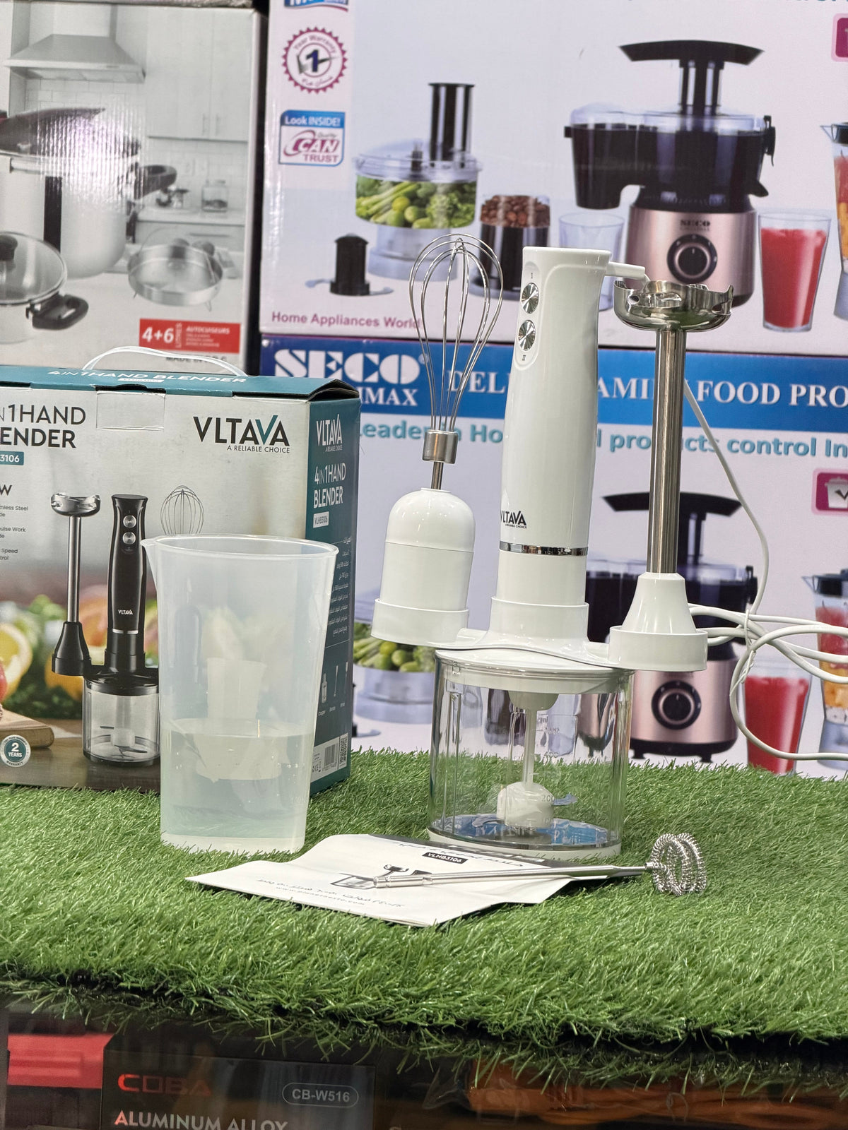 Vltava hand blender packaging and box contents