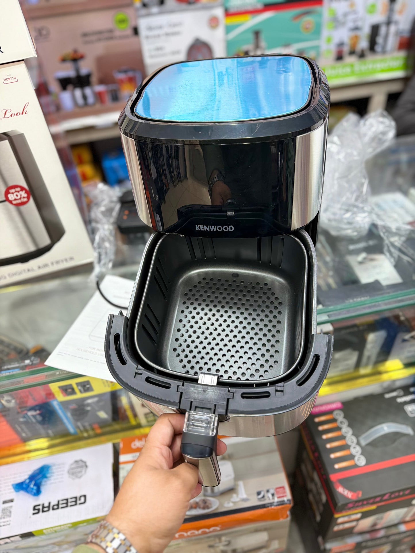 Kenwood airfryer filled with crispy cooked food