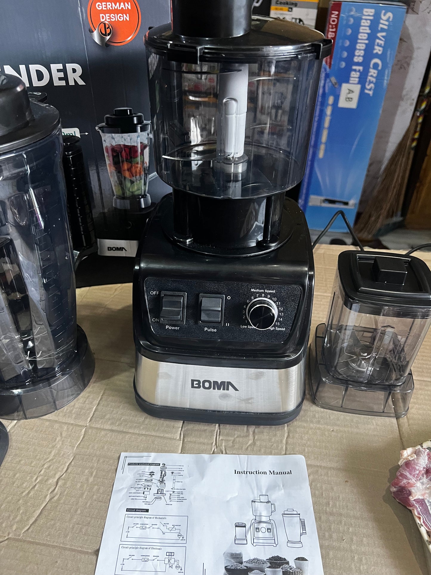 BOMA blender packaging and box contents