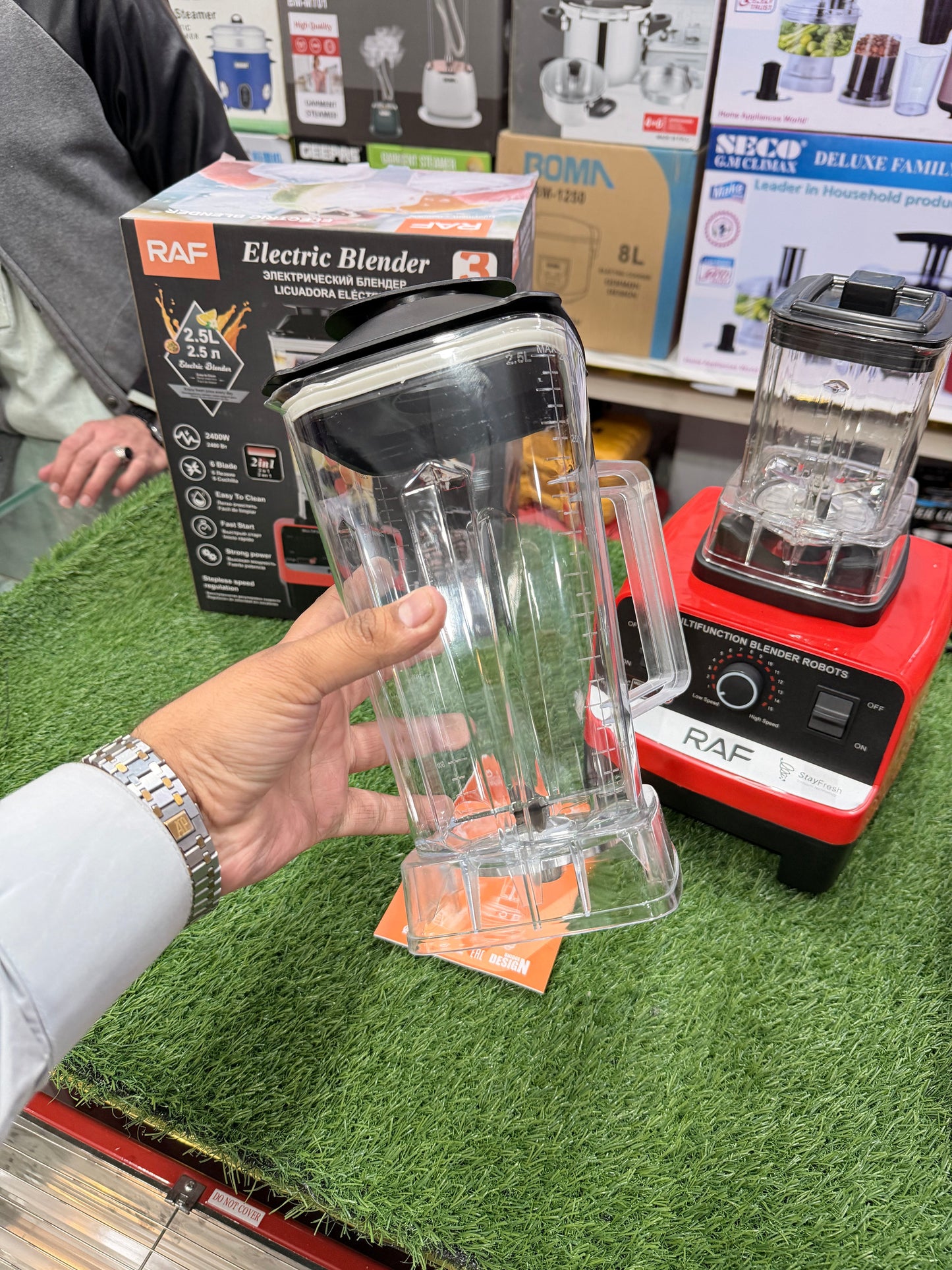 RAF juicer blender packaging and box contents
