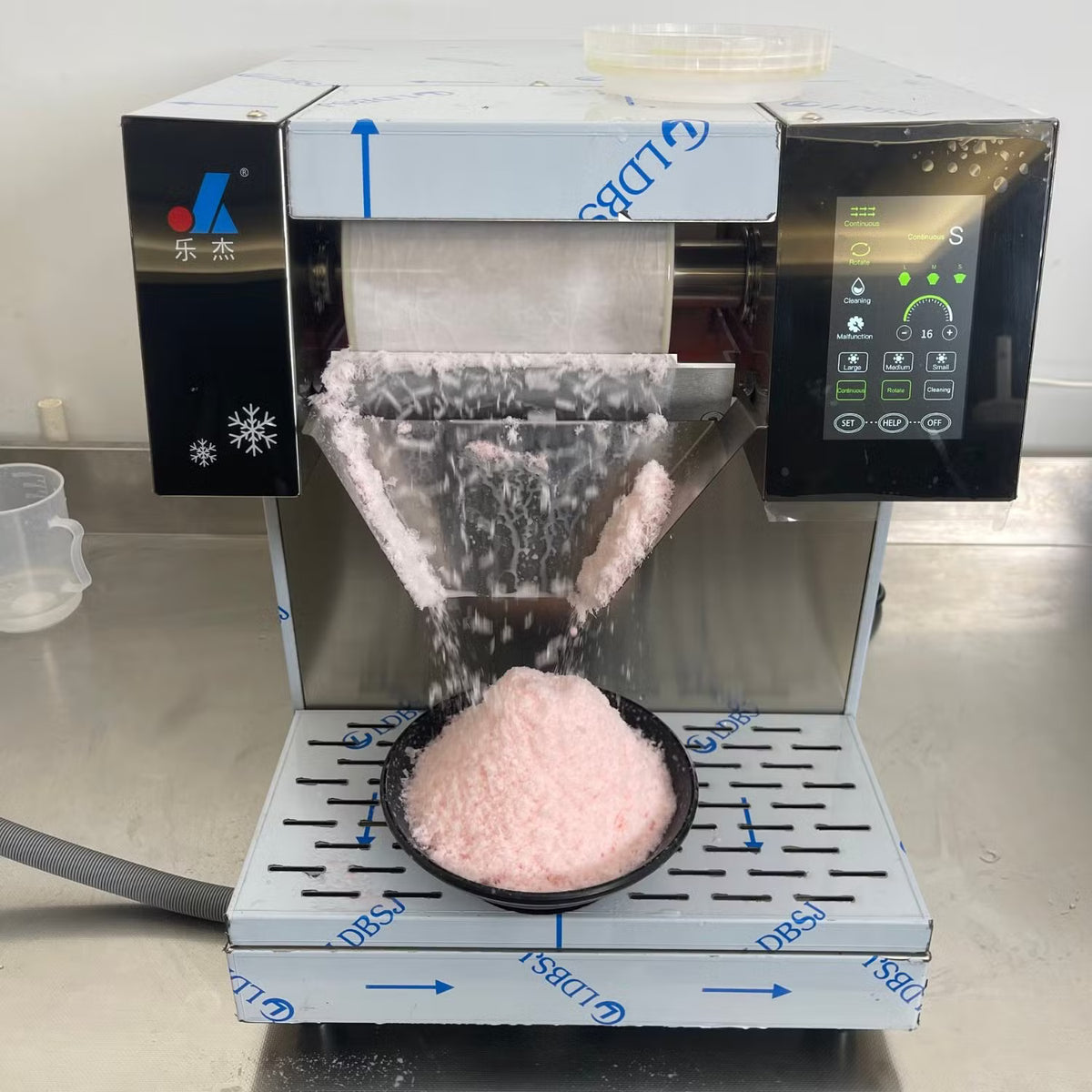 120 KG /24h Snow Ice Maker Rapid Production Bingsu Snowflake Machine with Qlx100f2-1000W-220V/50Hz