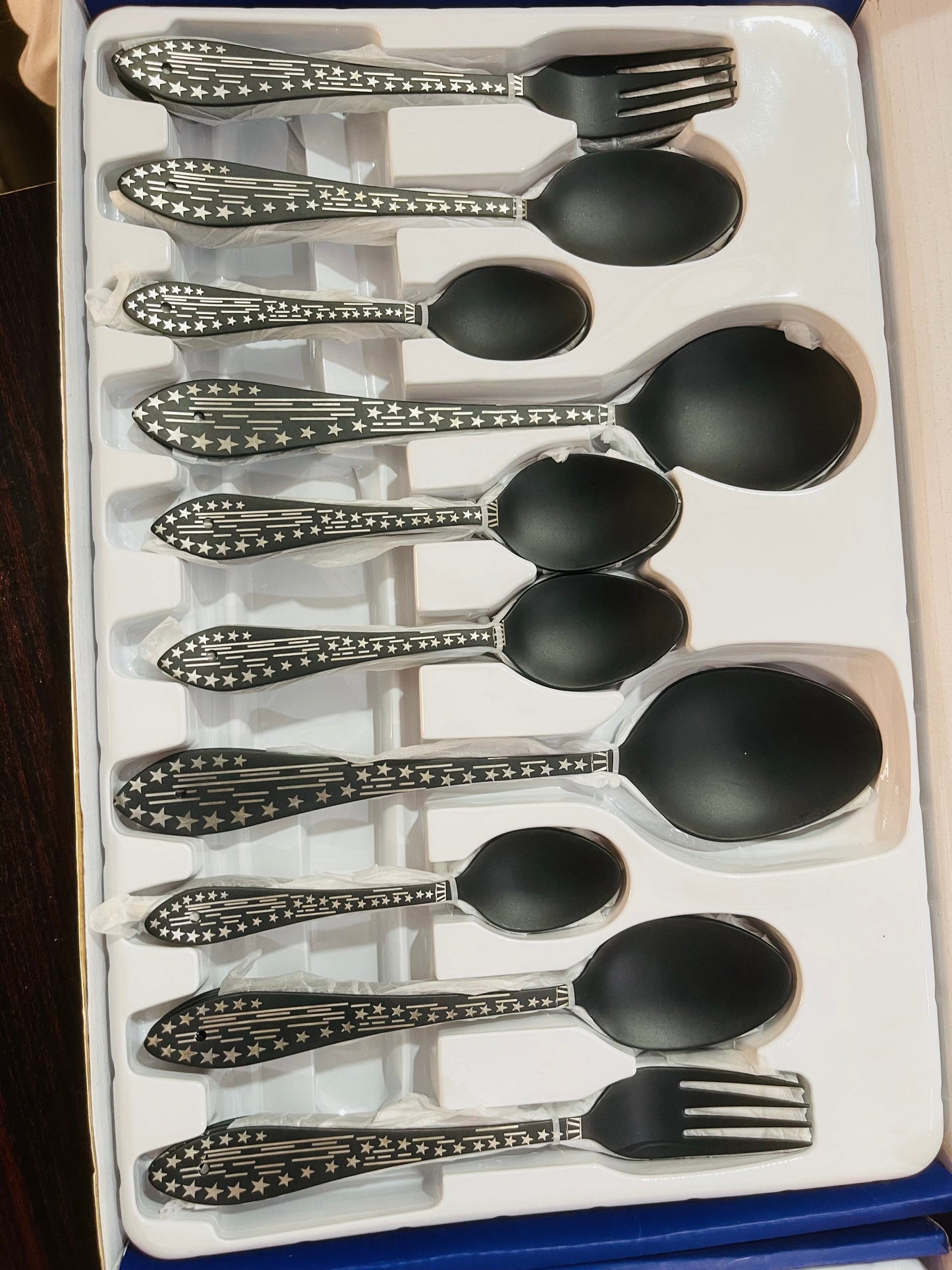Orginal Arshia Brand . Stainless steal 53 piece Cutlary set . For 12 person High quality