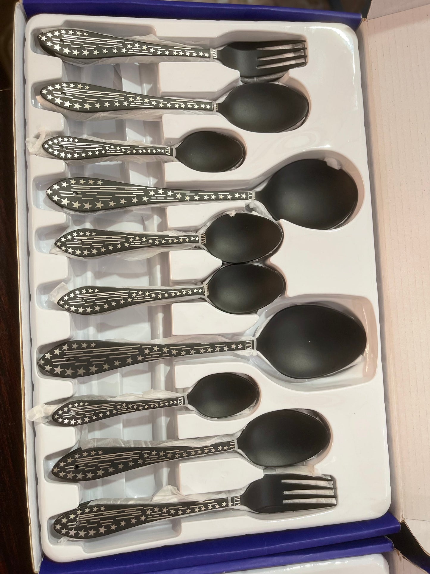 Orginal Arshia Brand . Stainless steal 53 piece Cutlary set . For 12 person High quality