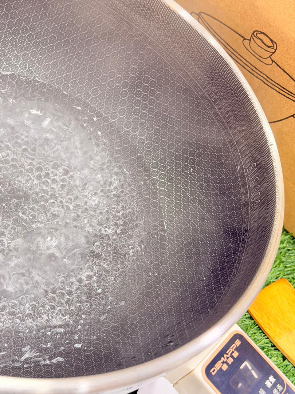 new laser coating electric fry pan 1500 Watts