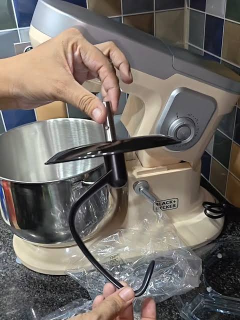 black and decker 1000watts 6 speed stand mixer with stainless steel bowl