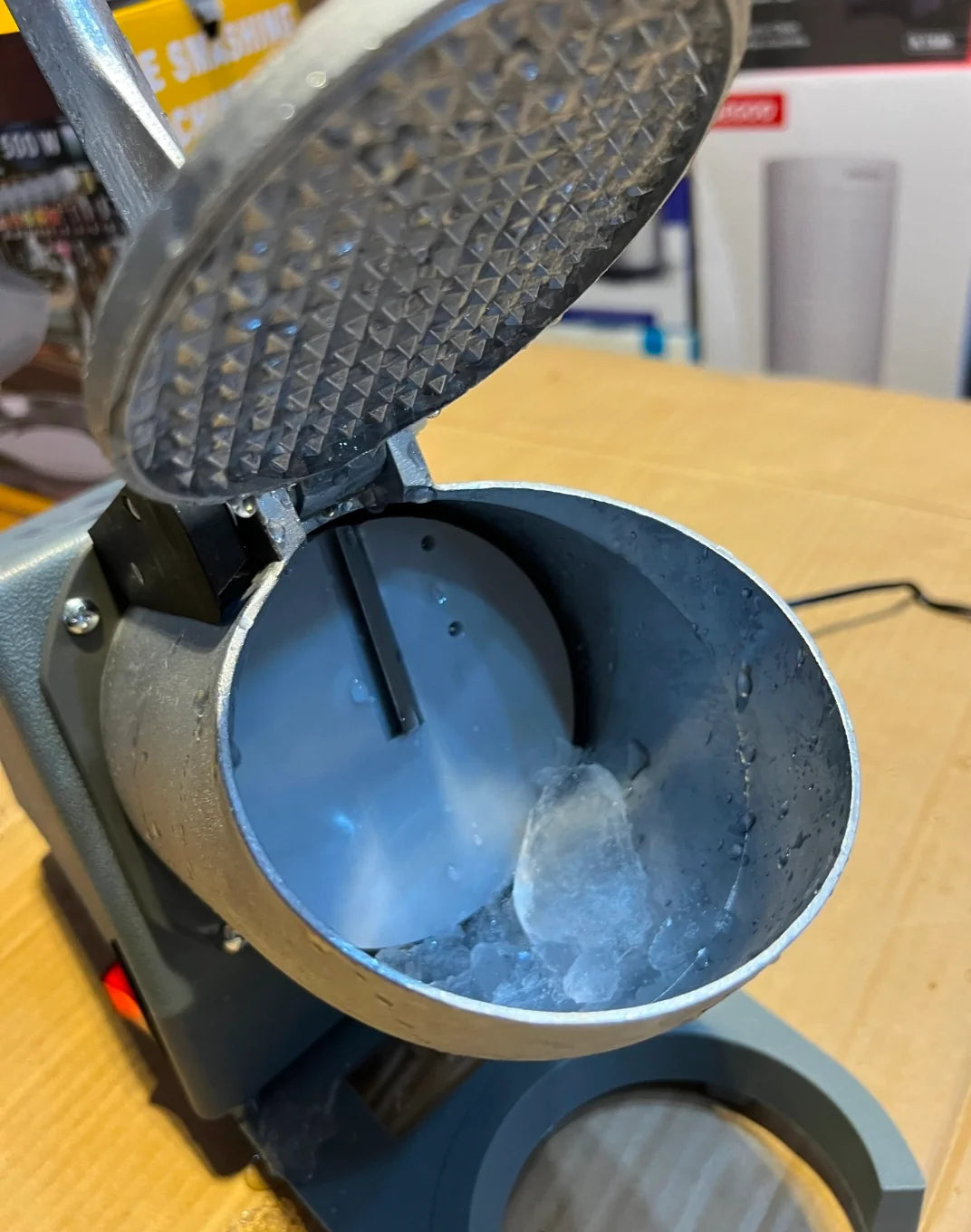 NEW ICE CRUSHER MACHINE / Ice Smashing Machine 500 WATTS